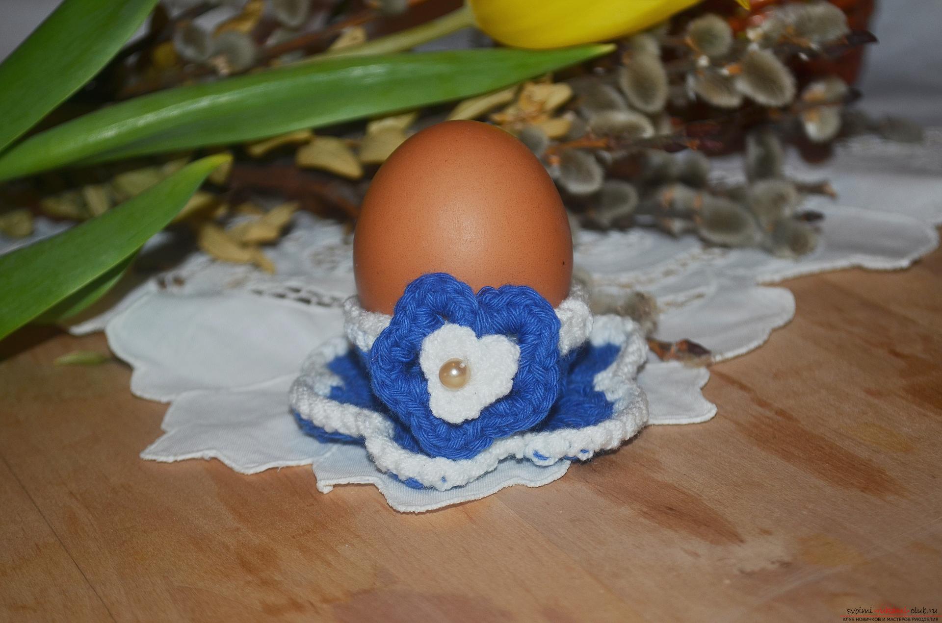 Мастер-класс научит делать поделки к Пасхе – подставки крючком под пасхальные яйца.. Фото №15